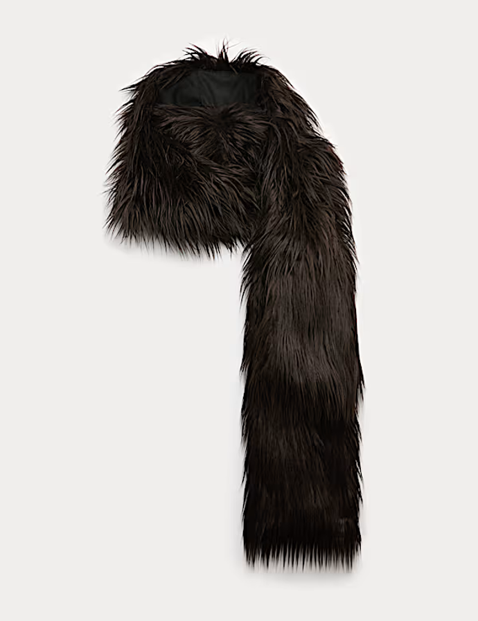 Kapucová šála z umělé kožešiny, Marks&Spencer, 2699 Kč