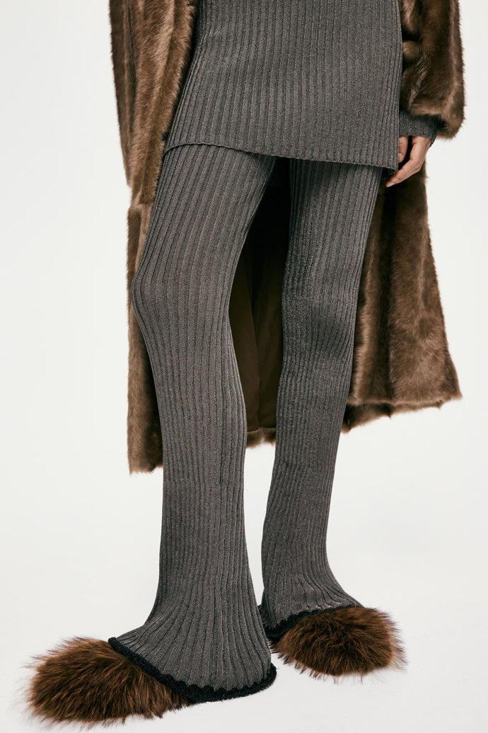 Nízké kožešinové boty nedělají hezkou siluetu.