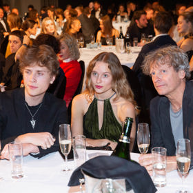 Ve společnosti se synem Františkem a dcerou Josefínou. 