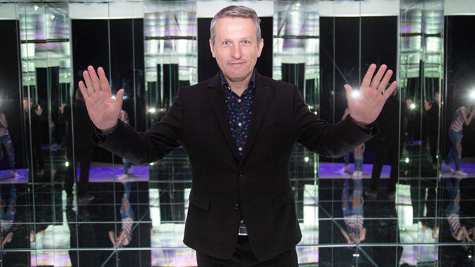 Moderátor Vladimír Kořen jako zdatný pirát silnic: Neuvěříte počtu autonehod, které má za sebou