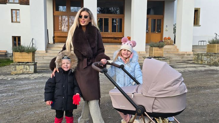 Lela Ceterová s dětmi.