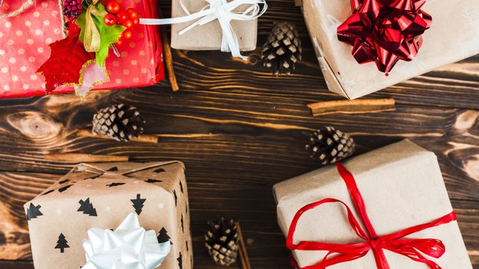Vánoční dárky, které rozdávají radost a zahřejí u srdce: Seženete je i na poslední chvíli