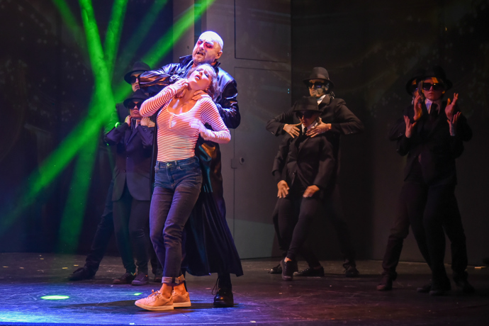 Fanoušci tajemna a také hudby Daniela Landy budou ze vstupenek nadšení. 