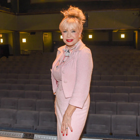 Nejdůležitější je pro Janu Švandovou pohodový život a nic si neodpírat. Zároveň je stále velmi aktivní a stále hraje i v divadle. Následují snímky jsou z pohádky O Rozárce a zakletém králi, kde si Jana Švandová v minulosti také zahrála.