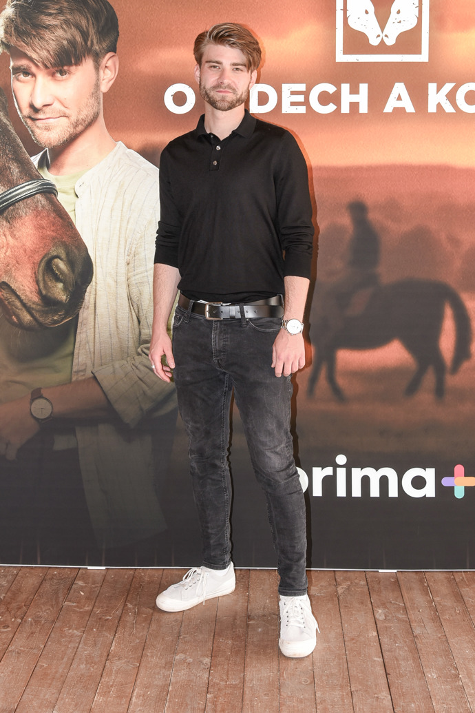 Trendy oversize střihy ale občas vymění i za vypasovanější kousky.