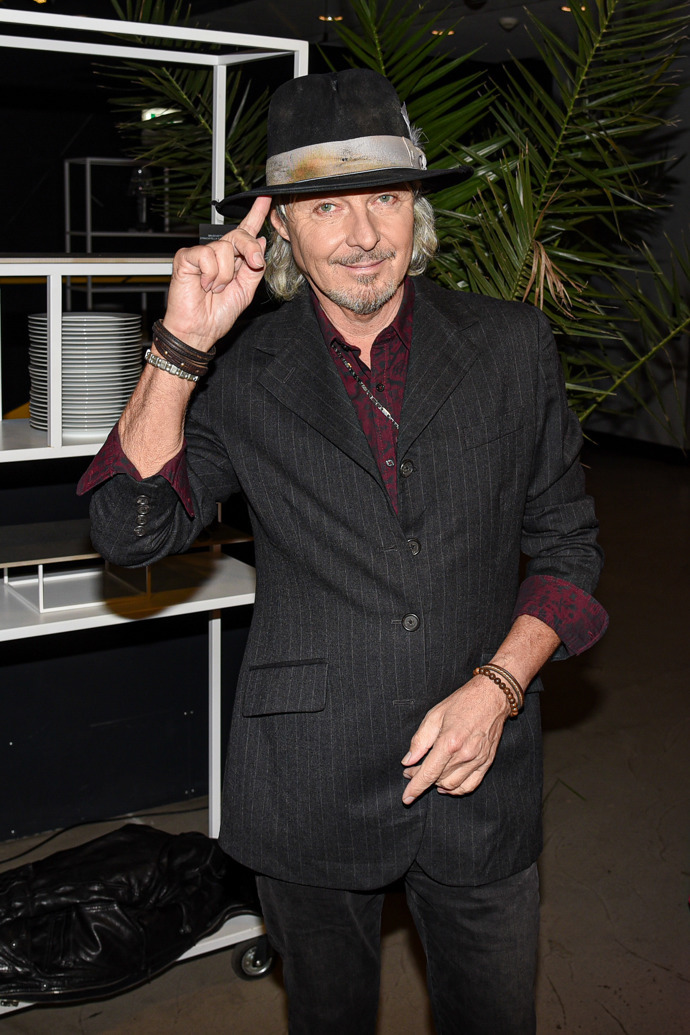 Na své klobouky nedá zpěvák dopustit. Tento letos vynesl na předávání cen Český slavík.