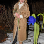 Sabina Laurinová oblékla zimní outfit, který kombinuje nadčasovou eleganci s hřejivým pohodlím.