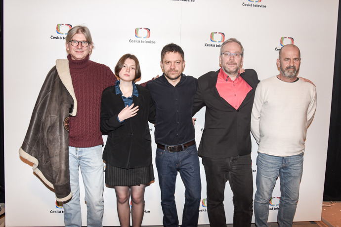 Režisér Jiří Strach říká, že původně mělo jít o komedii, ale závažnost tématu dobrovolné smrti nakonec film o dost prohloubila. 