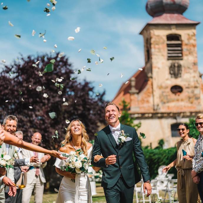 Lukáš Provod se oženil s krásnou Petrou před dvěma roky. 
