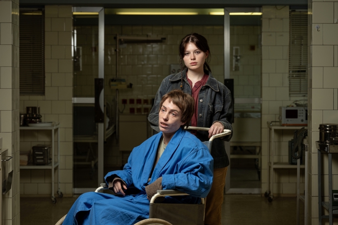 Elizaveta Maximová a Sophia Šporclová ve filmu Máma.