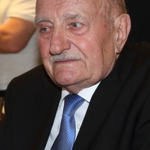 ...ale také pořádně naštvat - a to kvůli scéně v legendárním filmu Ostře sledované vlaky a scéně s razítkem. Rodiče Josefa Somra byli tehdy v kině poprvé a byl to pro ně šok.