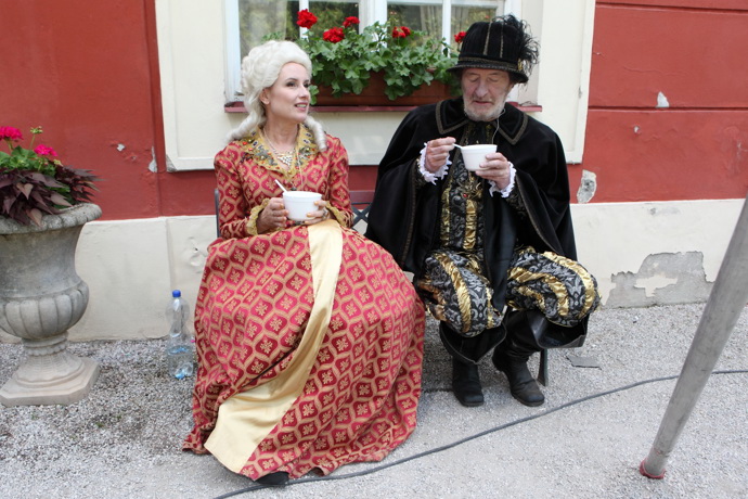 Martina Bezoušková s Bolkem Polívkou během natáčení pohádky Řachanda.