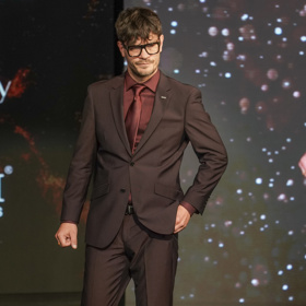 David Kraus platil za velkého fešáka a idol dívek. Sbalit krásnou herečku Zuzanu Norisovou na provokativní písničku se mu ale nepovedlo.