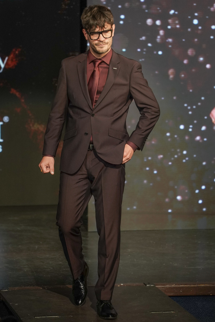 David Kraus platil za velkého fešáka a idol dívek. Sbalit krásnou herečku Zuzanu Norisovou na provokativní písničku se mu ale nepovedlo.