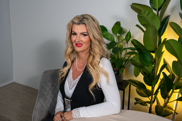 Provozní nočního kluku Heduš Nová navštívila talkshow Na kafeečko. 