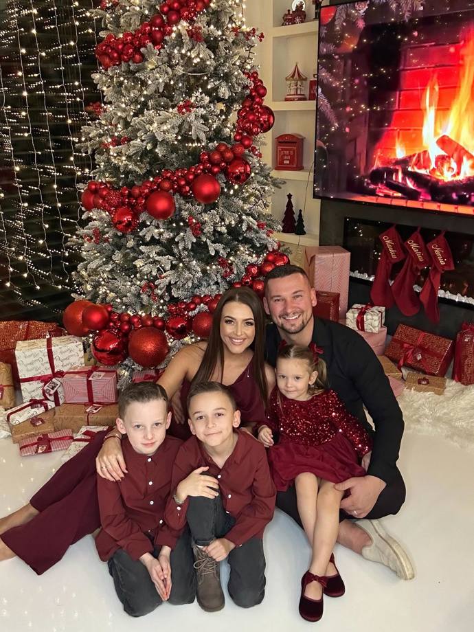 Natálie Myslivcová s rodinou.