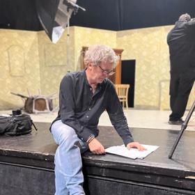 Tentokrát se David Prachař nepředstaví jako herec, ale jako režisér. Vnímá to jako příjemnou změnu. 