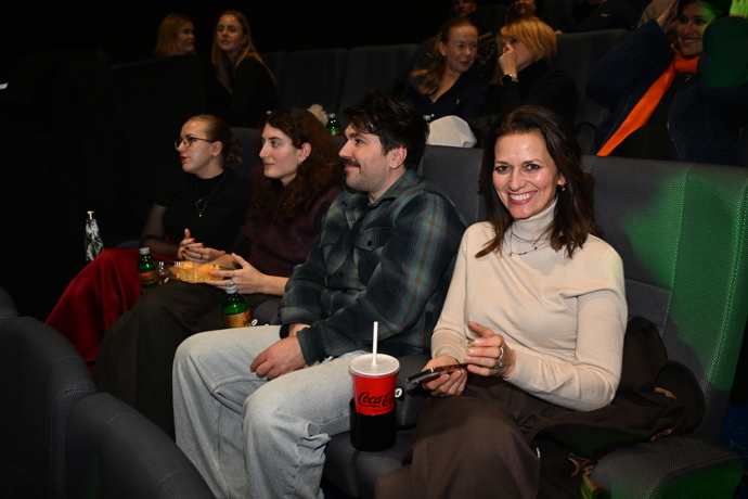 Adéla Gondíková na promítání poslední epizody Zrádců. 