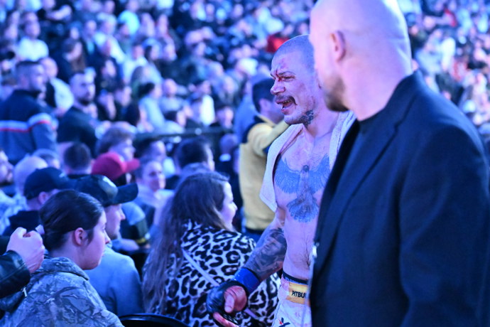 Pukač na odchodu z klece.