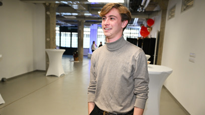 FOTO: Max Dolanský na tiskové konferenci TV Nova.