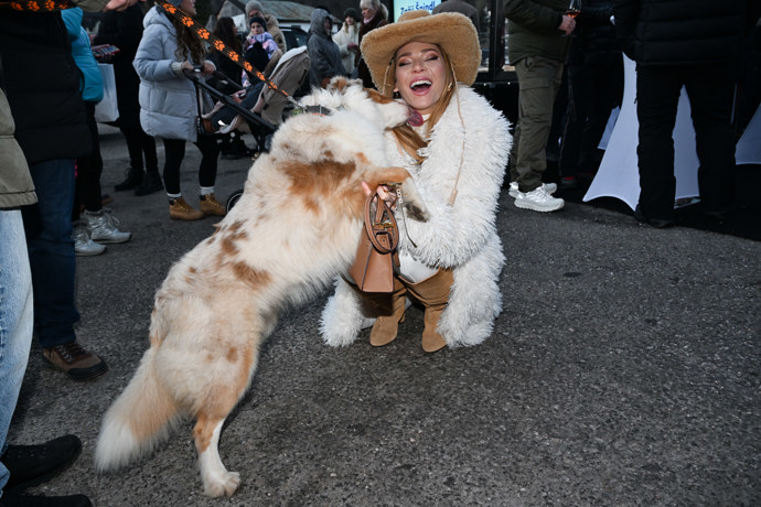 Pejsek si Andreu Verešovou zamiloval. 