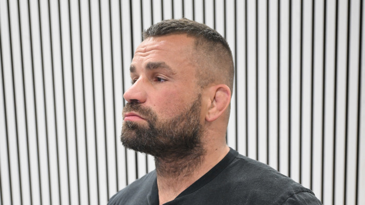 Karlos Vémola je v důchodu.