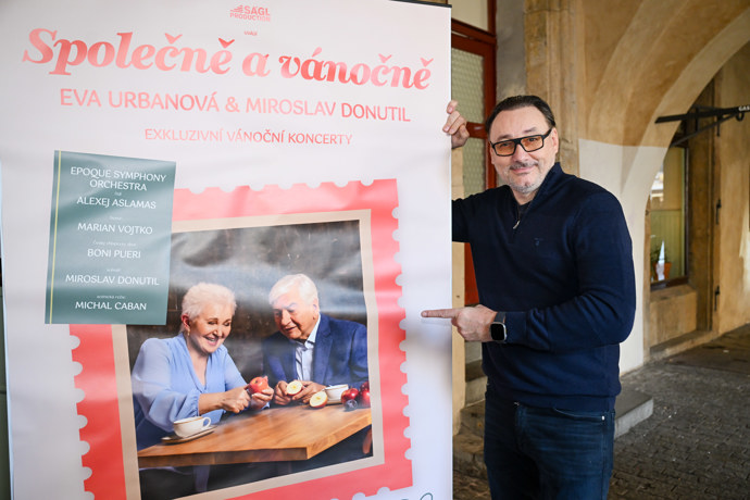 Marian Vojtko se připravuje na své pracovní povinnosti. 