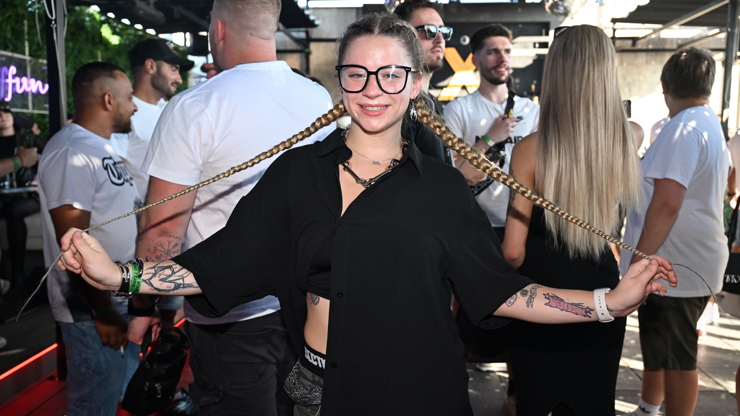 Dominika Elischerová alias Mína.