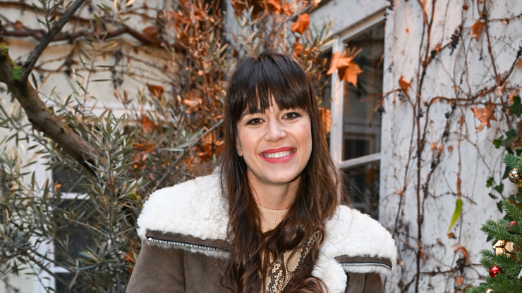 Karol dorazila se synem.