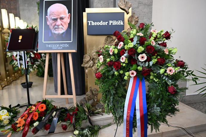 Poslední rozloučení s Theodorem Pištěkem.