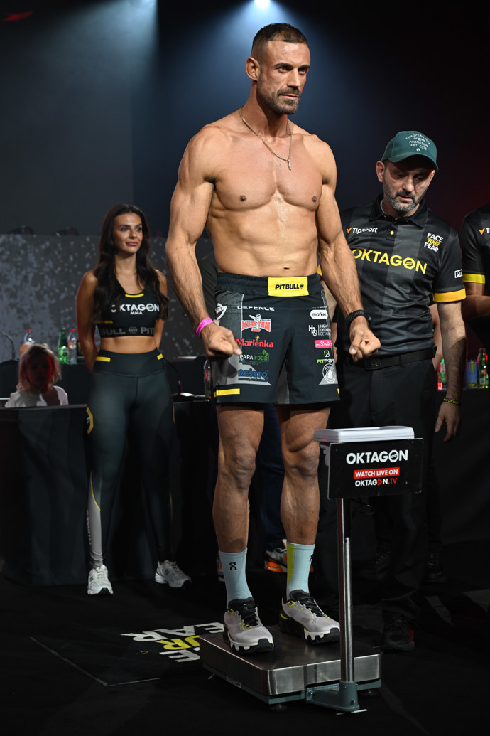 Ondřej Raška během vážení.