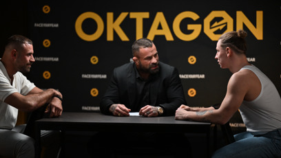 FOTO: Profesionální zápasník Ondřej Raška, moderátor pořadu Karlos Vémola a vítěz Survivoru Pavel Tóth.