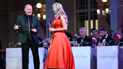 FOTO: Lenka Graf v červených princeznovských šatech.