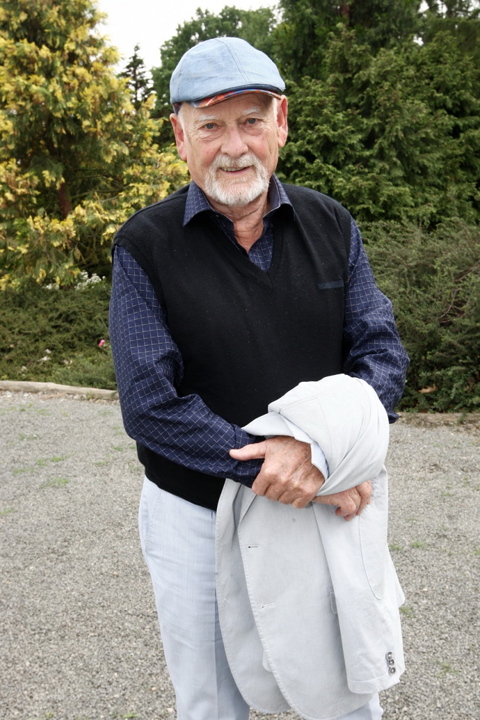 Zemřel výtvarník Theodor Pištěk.