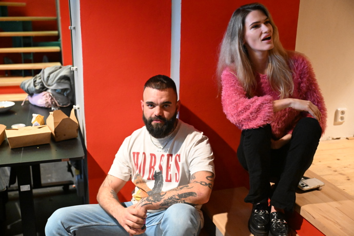 Lucie Široká s Freescootem na závěrečné tiskové konferenci Clashe 14.