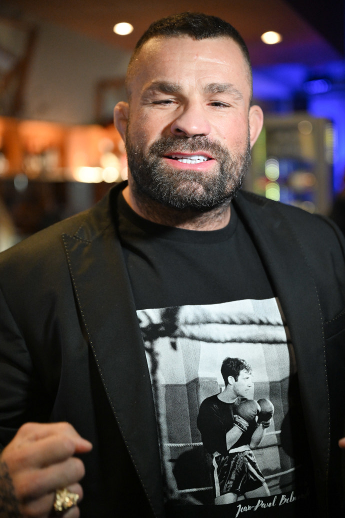 Karlos Vémola púzoval pro fotky.