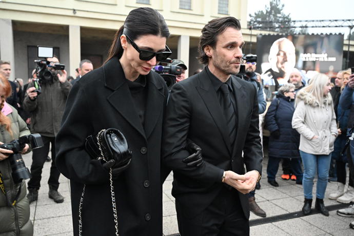 Leoš Mareš po boku své ženy Moniky.