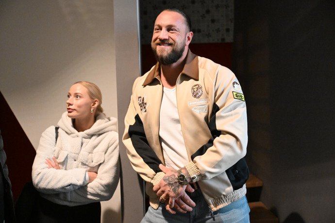 Jakub Enžl se svou ženou.