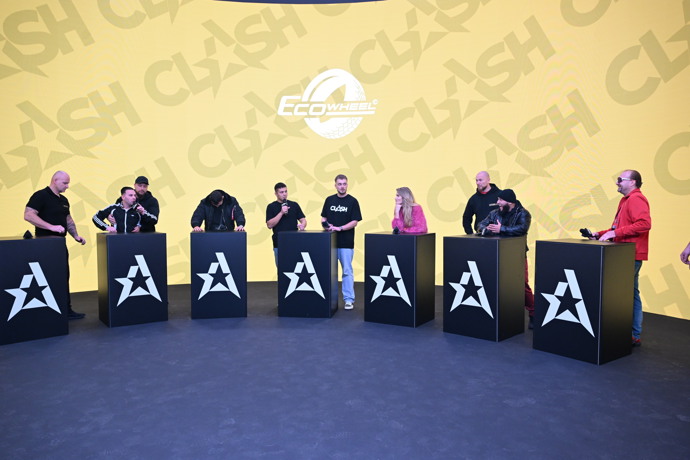 Závěrečná tisková konference Clashe 14.