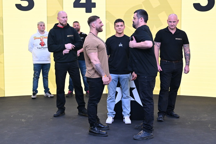 Antonín Hodan vs. Pavel Novotný. 