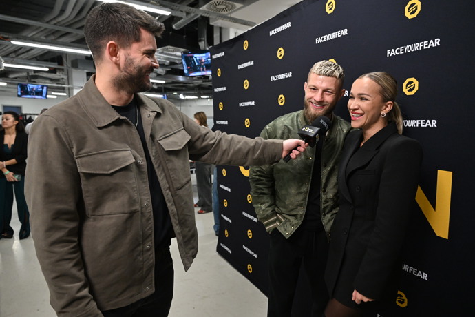 Nela Slováková po boku Radka Roušala září.