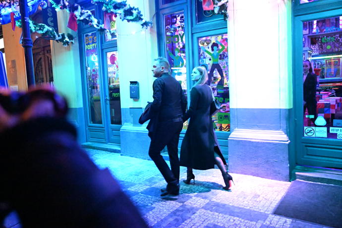 Libor Bouček s manželkou z baru. 