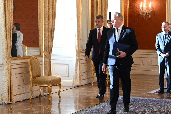 Prezident Petr Pavel jmenoval Andreje Babiše premiérem.