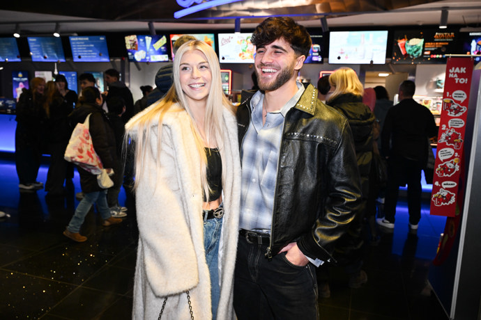 Anna Hamannová s Luem s úsměvem od ucha k uchu.