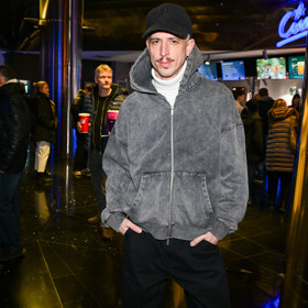 Filip Jankovič ukázal svůj knírek.