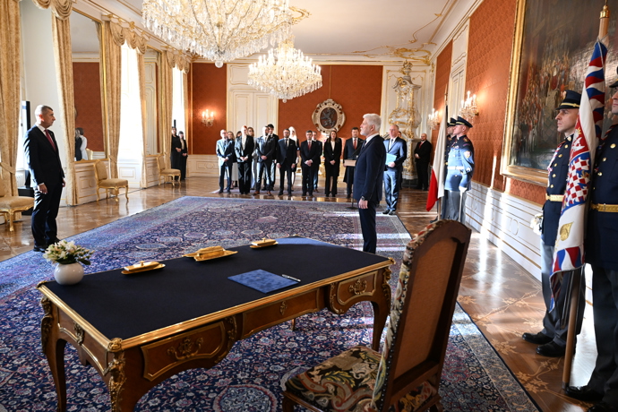 Prezident Petr Pavel jmenoval Andreje Babiše premiérem.