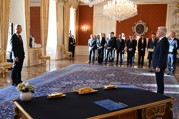 Prezident Petr Pavel jmenoval Andreje Babiše premiérem.
