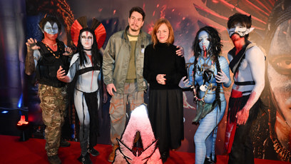 FOTO: Ester Geislerová se svým snoubencem na preméře filmu Avatar 3.