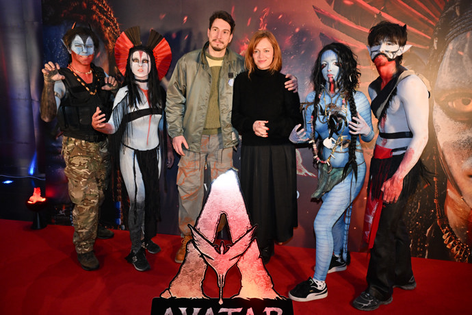 Ester Geislerová se svým snoubencem na preméře filmu Avatar 3.