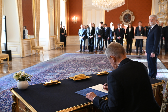Prezident Petr Pavel jmenoval Andreje Babiše premiérem.